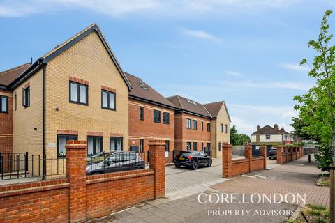 3 bedroom apartment to rent, Gunnersbury Avenue, Ealing, W5