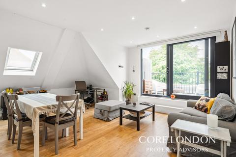 3 bedroom apartment to rent, Gunnersbury Avenue, Ealing, W5