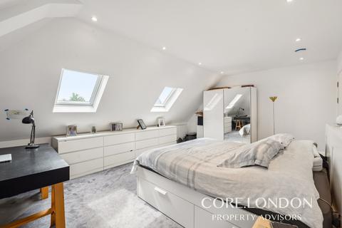 3 bedroom apartment to rent, Gunnersbury Avenue, Ealing, W5