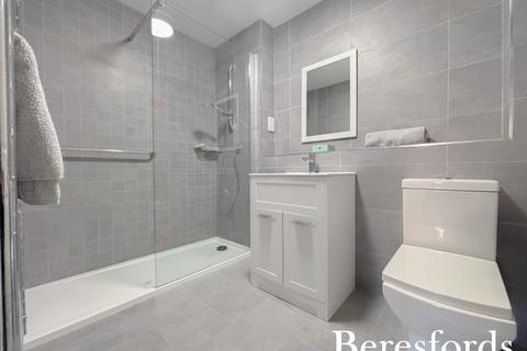 2 bedroom apartment for sale, Huskards, Waldegrave Gardens, RM14