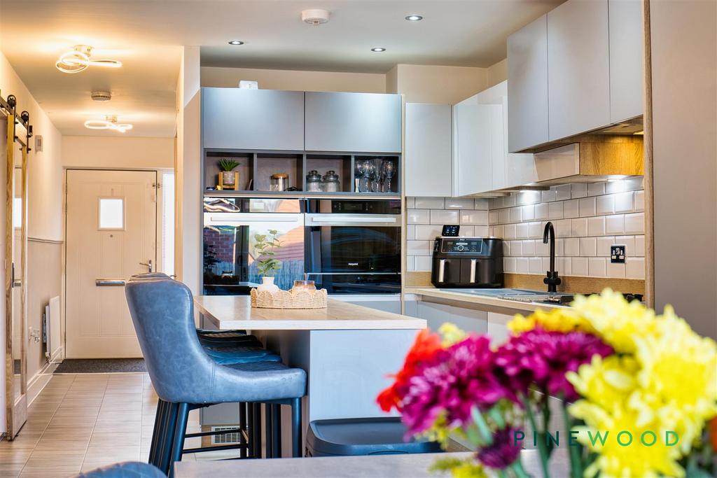 Kitchen / dining room