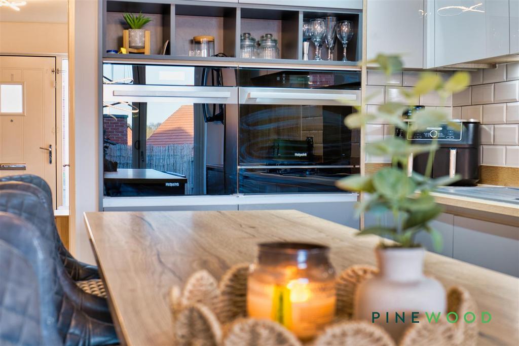 Kitchen / dining room