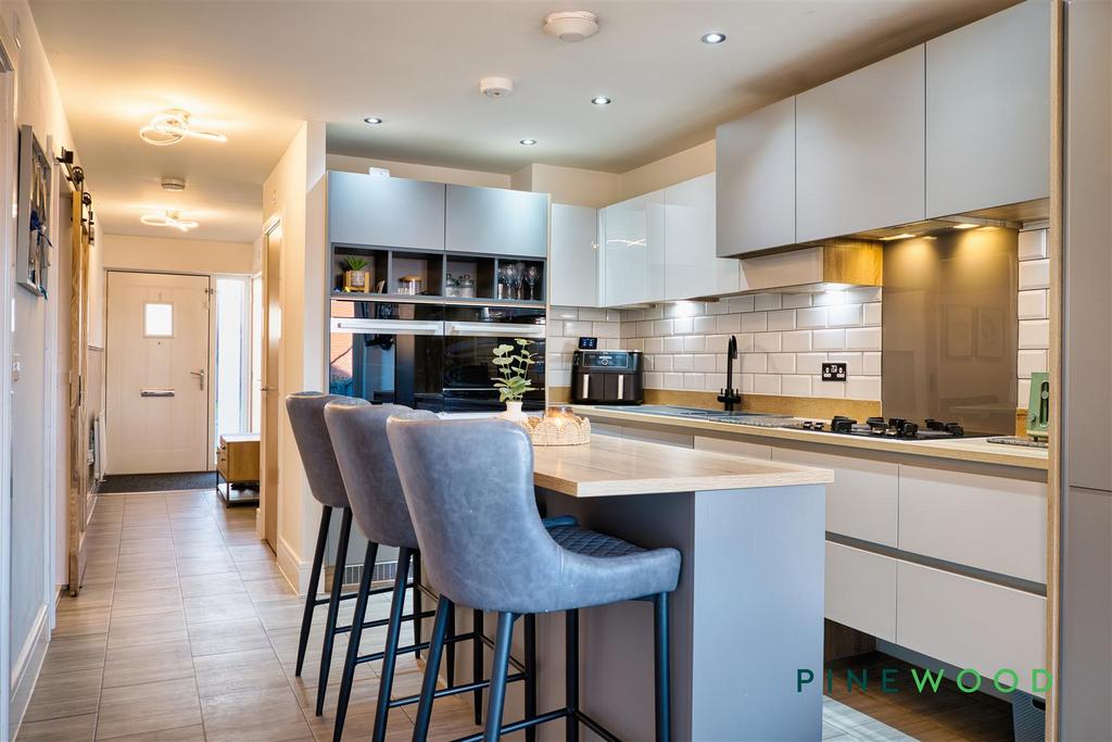 Kitchen / dining room