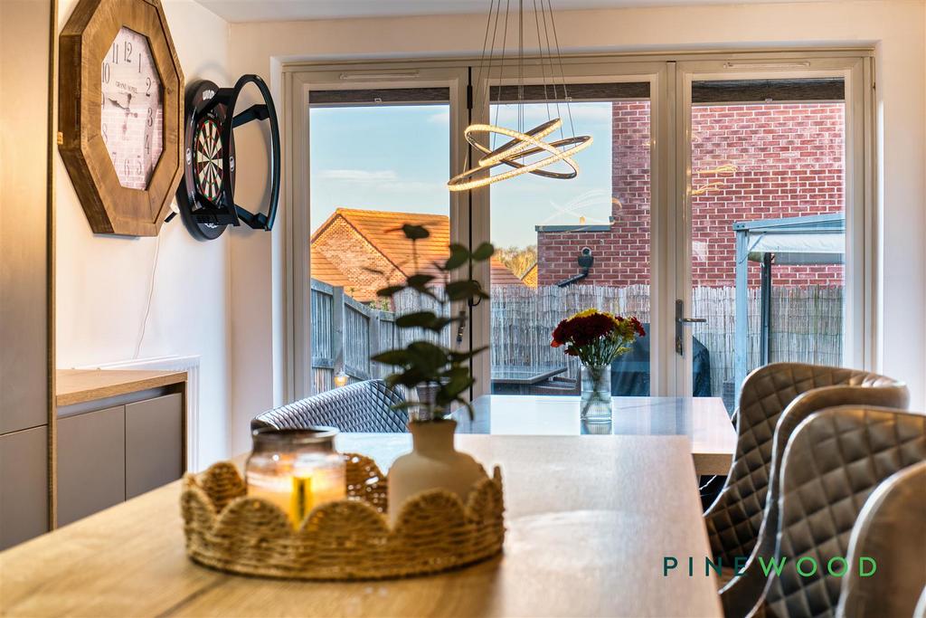Kitchen / dining room
