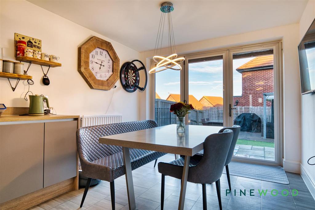 Kitchen / dining room