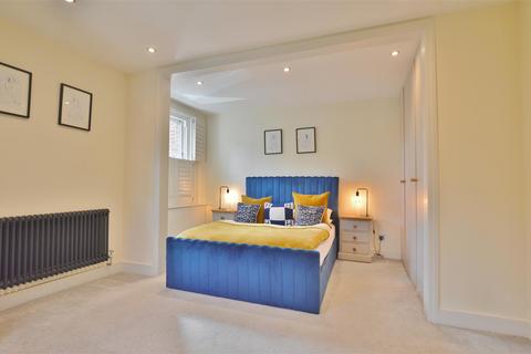2 bedroom maisonette for sale, Maidenhead Road, Windsor