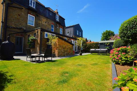 2 bedroom maisonette for sale, Maidenhead Road, Windsor