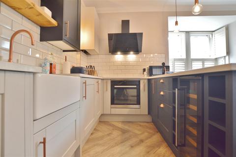 2 bedroom maisonette for sale, Maidenhead Road, Windsor