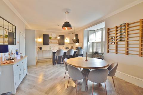 2 bedroom maisonette for sale, Maidenhead Road, Windsor