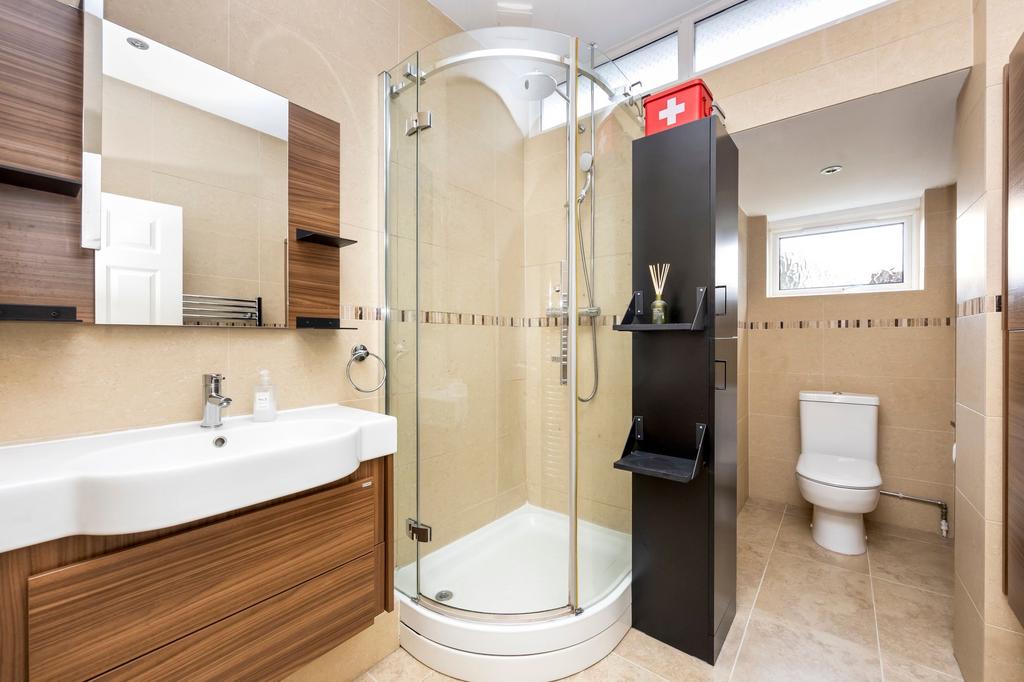 Family shower room