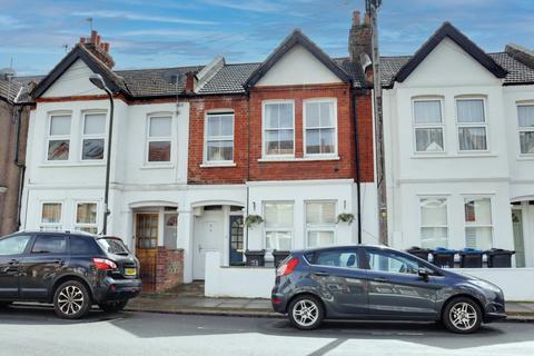 2 bedroom apartment to rent, Boundary Road, London SW19