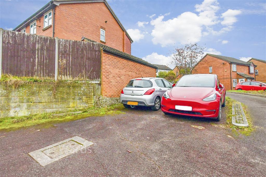 Driveway/Parking 1