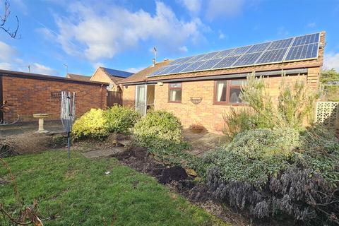 undefined, Juniper Gardens, Bingham