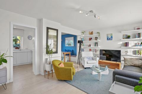 3 bedroom end of terrace house for sale, 8 Mitchell Court, Kilmarnock KA1 3DU