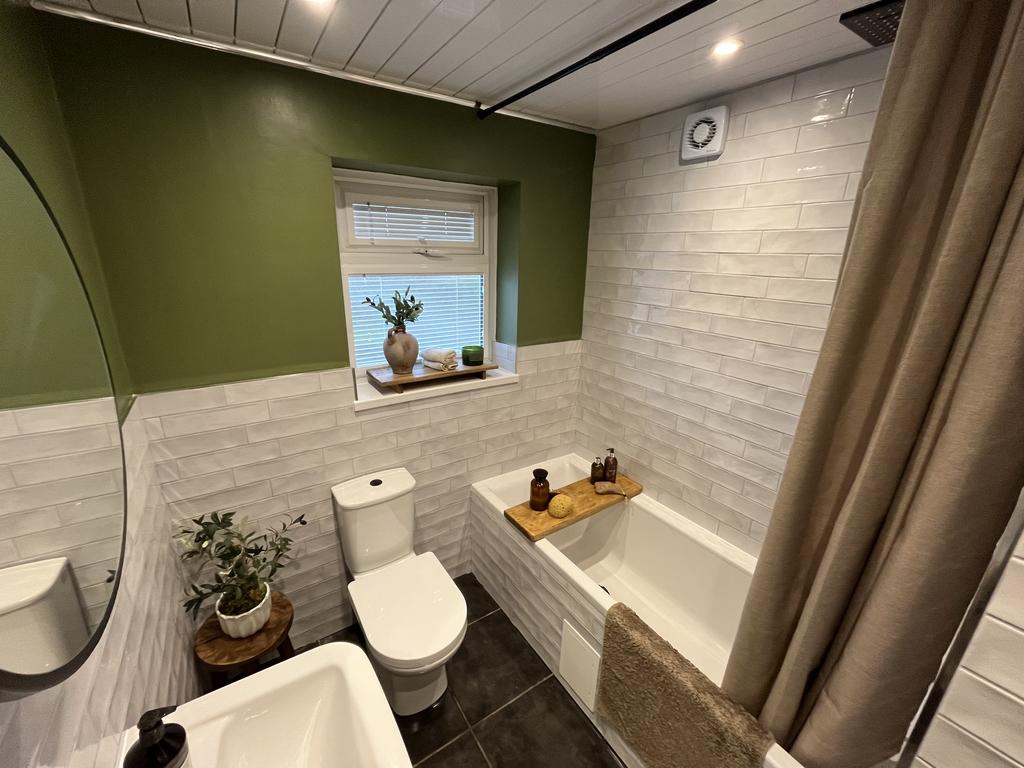 Bathroom.jpeg