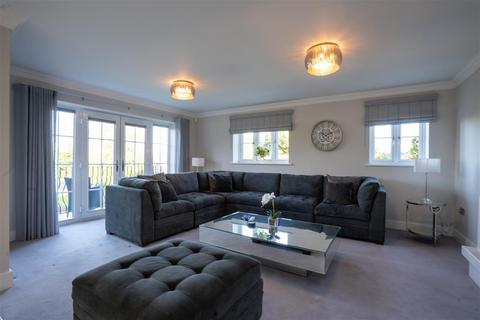 3 bedroom apartment to rent, Friary Court, 189 St Bernards Road, Solihull