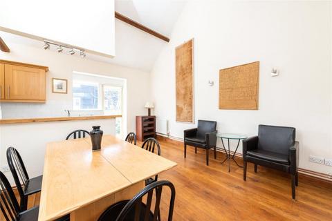 2 bedroom barn conversion to rent, 2A Poplar End, Park Road, Toddington
