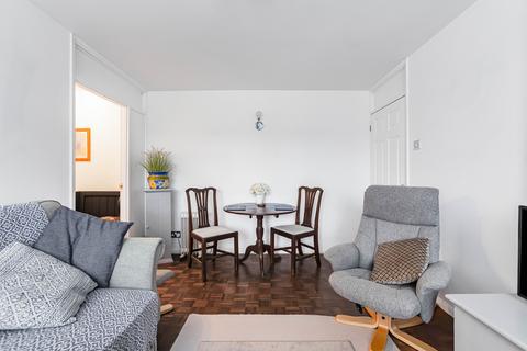 2 bedroom flat for sale, Abbots Park, St. Albans, Hertfordshire