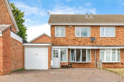 3 bedroom semi-detached house to rent, Oakley Drive, Wellingborough, Northamptonshire. NN8 3LG