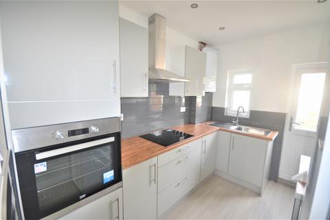 2 bedroom property to rent, Clifton Road, IG2 7DF