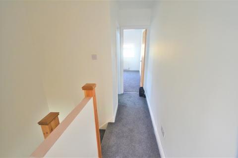 2 bedroom property to rent, Clifton Road, IG2 7DF