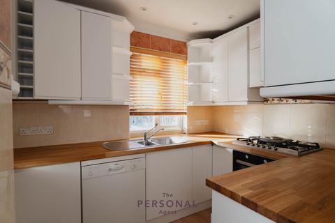 4 bedroom flat to rent, Stoneleigh Broadway, Epsom