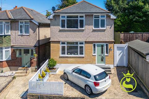 3 bedroom detached house for sale, Davis Road, Poole BH12