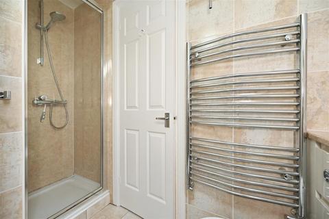 3 bedroom end of terrace house to rent, Penfolds Place, Arundel