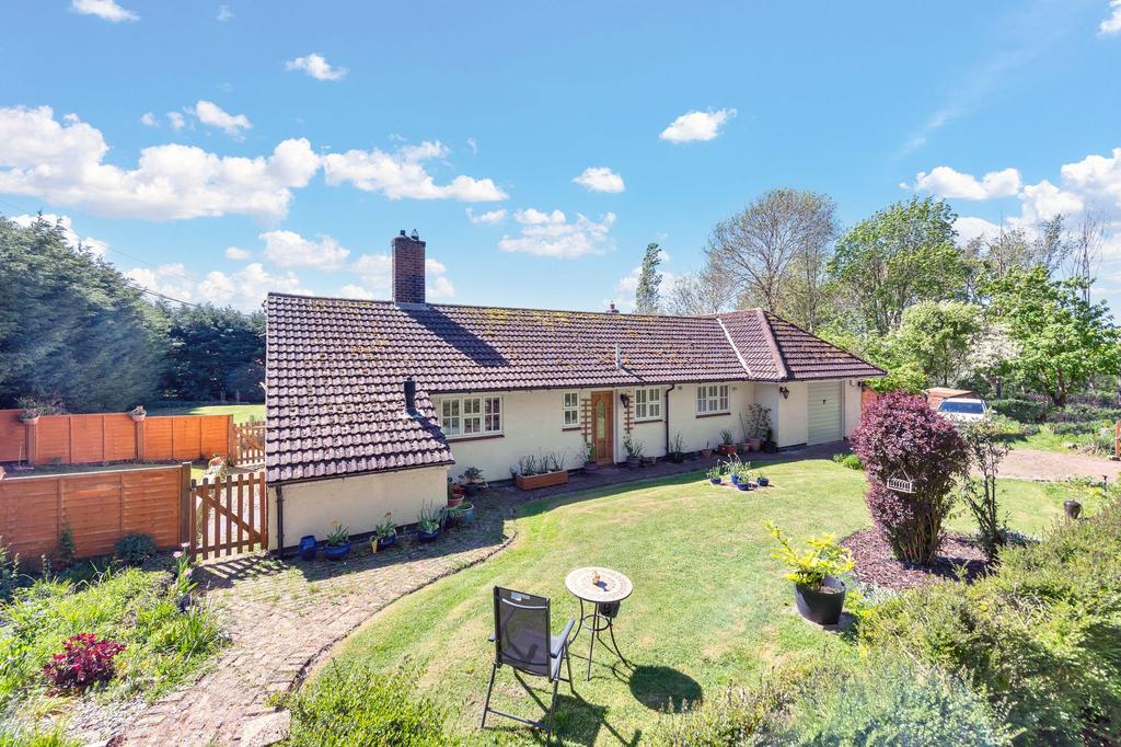 3 bedroom detached bungalow for sale