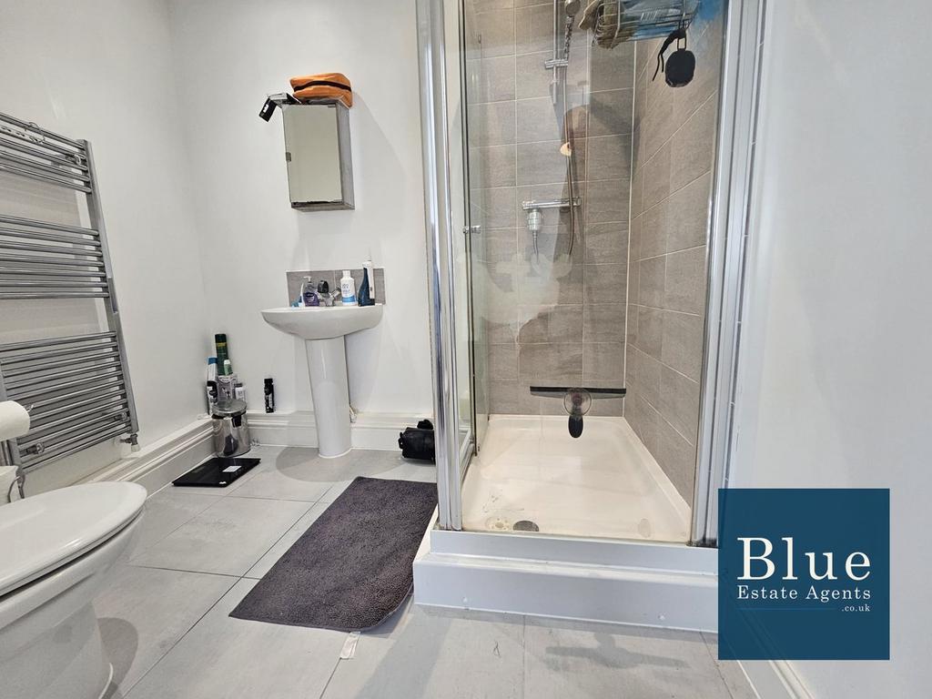 En-Suite Shower Suite