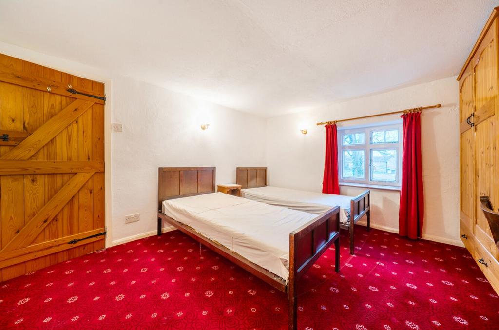 1397273-19-695fcf94998a5