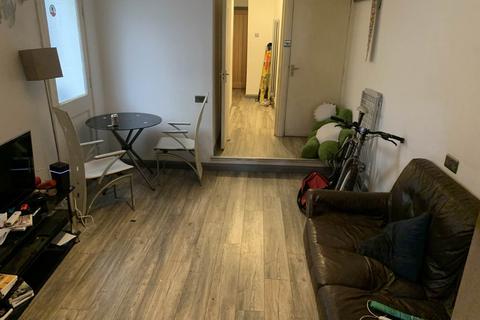 2 bedroom flat to rent, Glynrhondda Street, Cathays,