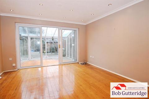3 bedroom townhouse for sale, Leaswood Close, Newcastle