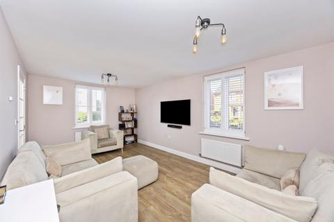 3 bedroom semi-detached house for sale, Smith Road, Broadbridge Heath, RH12