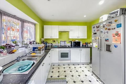 3 bedroom detached house for sale, Tickfield Avenue, Southend-on-sea, SS2 6