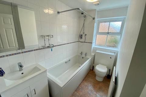 2 bedroom terraced house to rent, Kingsland Drive, Dorridge, Solihull, West Midlands
