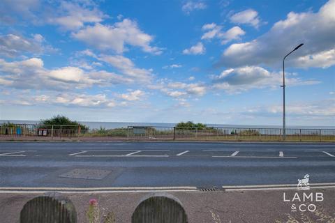 2 bedroom flat for sale, Connaught Gardens East, Clacton-On-Sea CO15