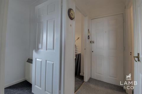 2 bedroom flat for sale, Connaught Gardens East, Clacton-On-Sea CO15