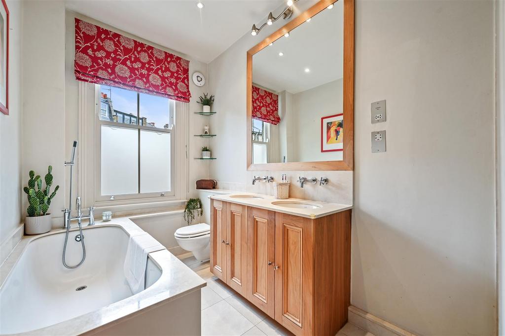 Westwick Gardens - Ensuite3 (1).JPG