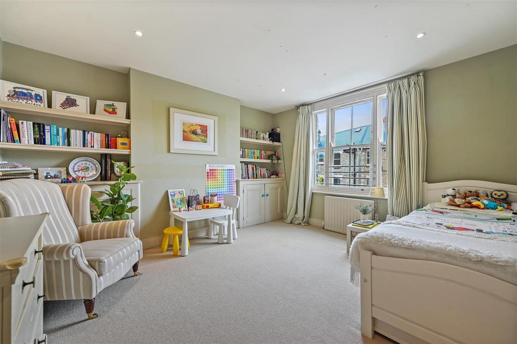 Westwick Gardens - Bedroom E3 (1).JPG