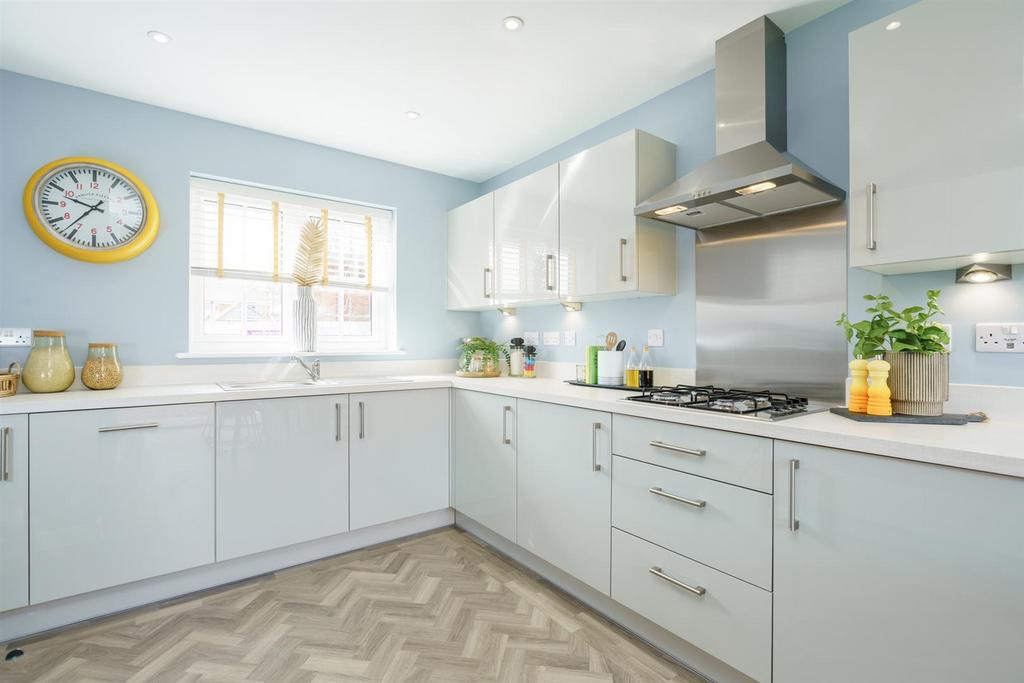 Kitchen 1.jpg