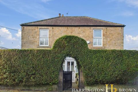 2 bedroom terraced house for sale, Queens Road, Blackhill