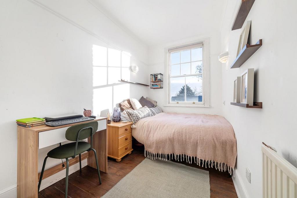 Bedroom 2.JPG
