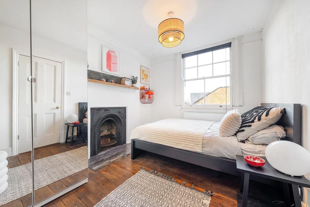 Bedroom 1.JPG