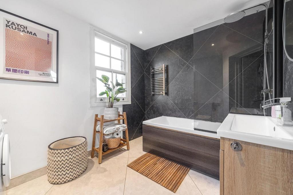 Bathroom.JPG