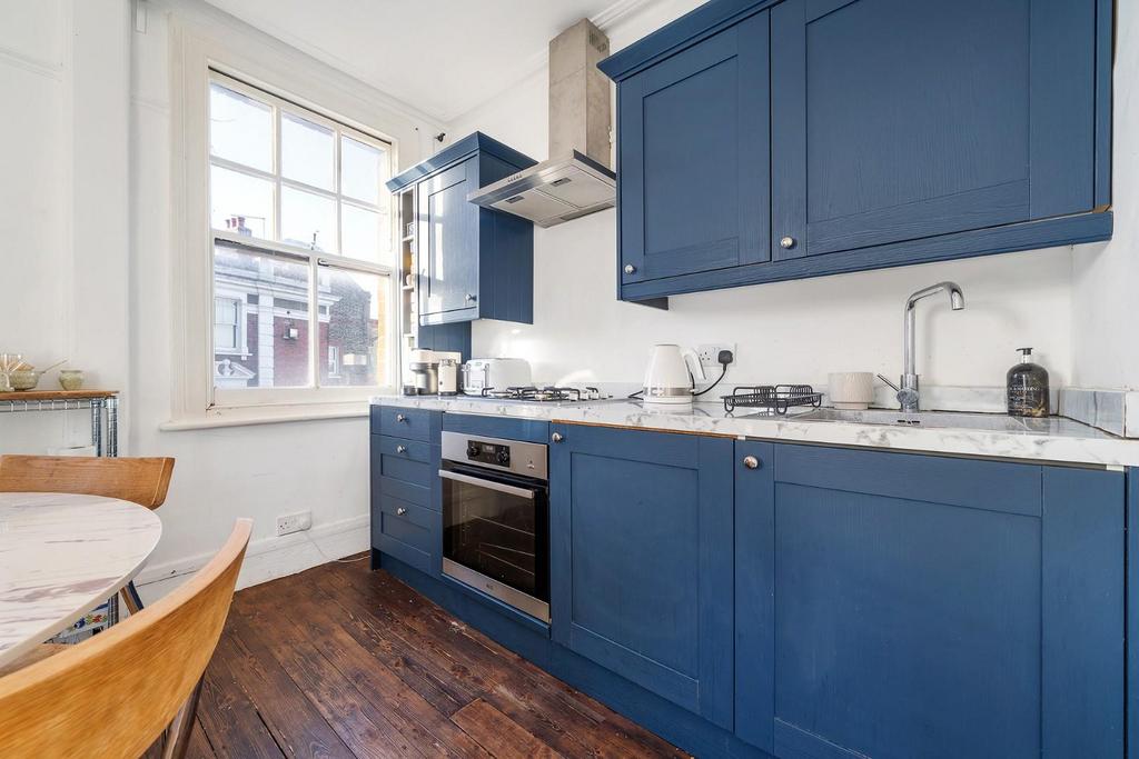 Kitchen.JPG