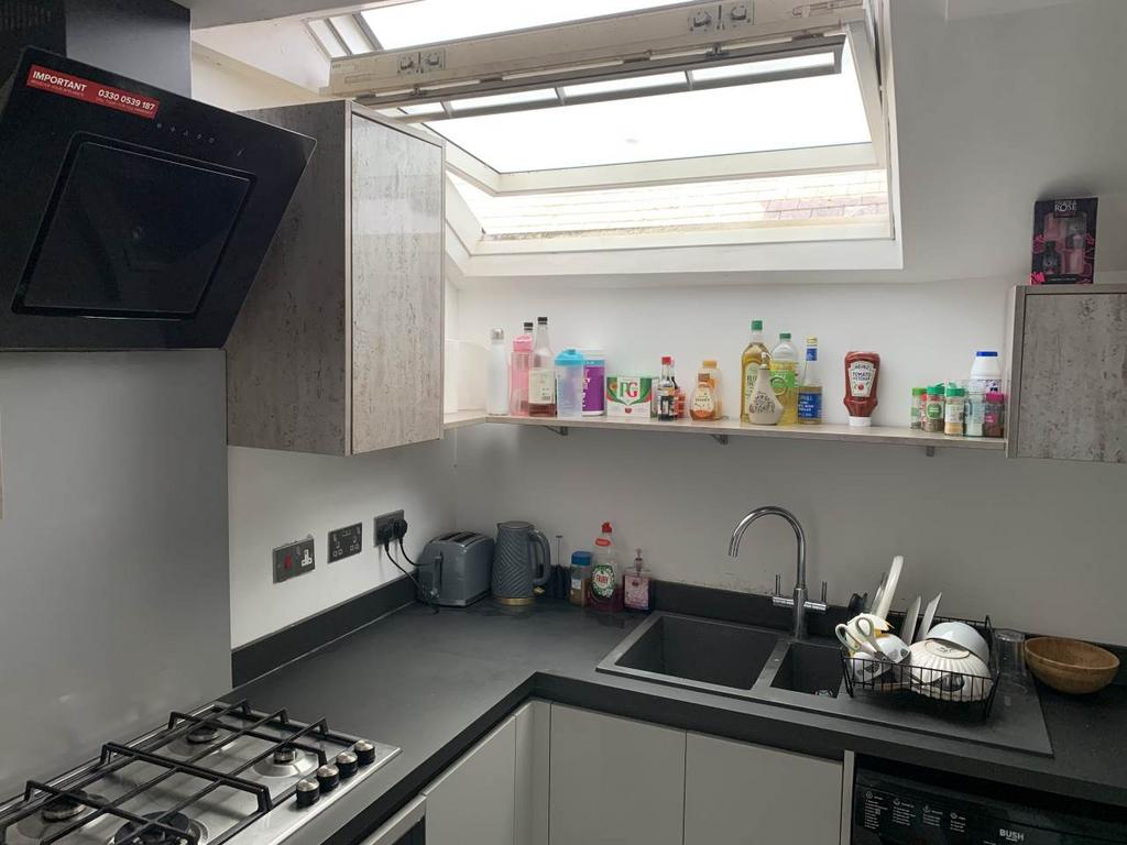 Kitchen (2)