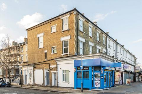3 bedroom flat to rent, Uxbridge Road, London W12