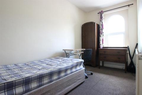 2 bedroom flat to rent, Cowley Road, Oxford