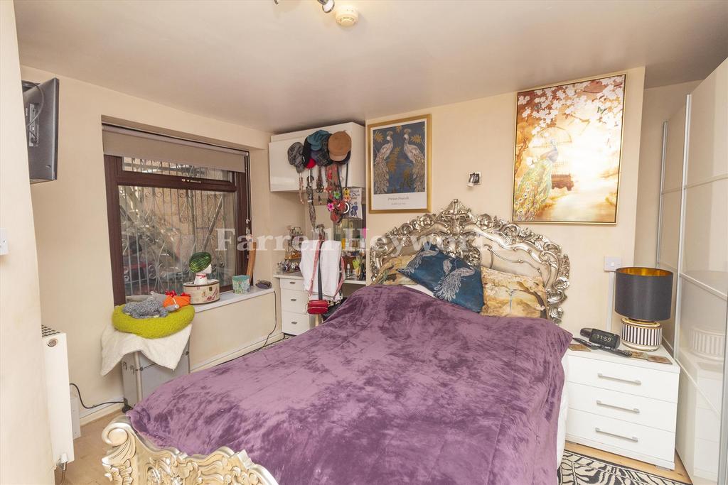 Basement Flat Bedroo